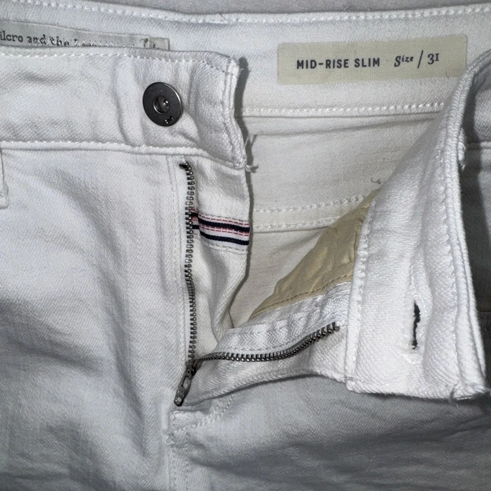 Anthropologie Pilcro and the Letterpress White Mid Rise Slim Cut Off‎ Shorts 31 - Picture 3 of 5